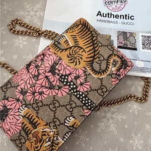 Gucci Monogram Tiger Wallet on Chain